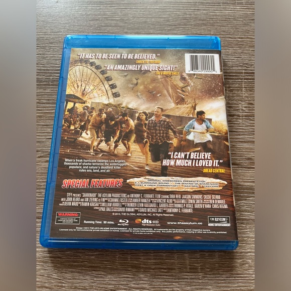 📀 3/$15 or 4/$20 📀 Sharknado Bluray - Picture 3 of 3